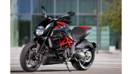 Diavel-Carbon_2012_Amb_R_01_1920x1280.mediagallery_output_image_[1920x1080].png
